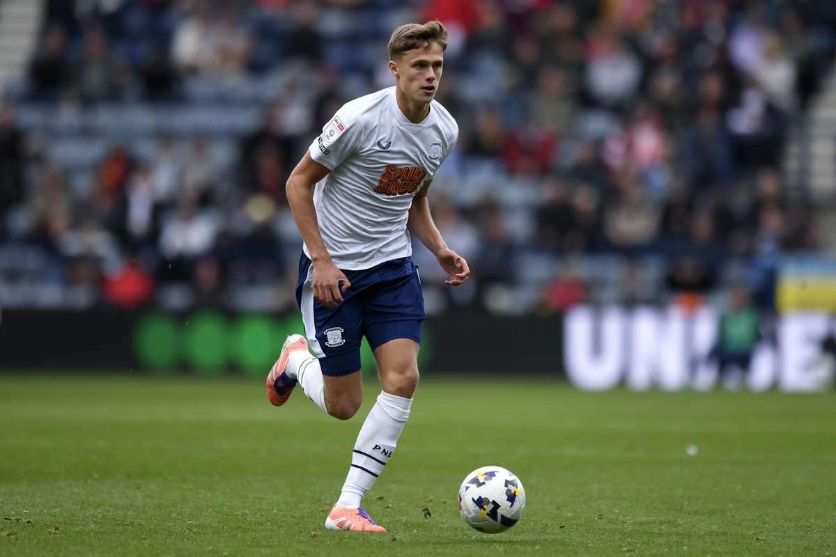 Moyes cannot rule out Everton recalling Armstrong from Preston