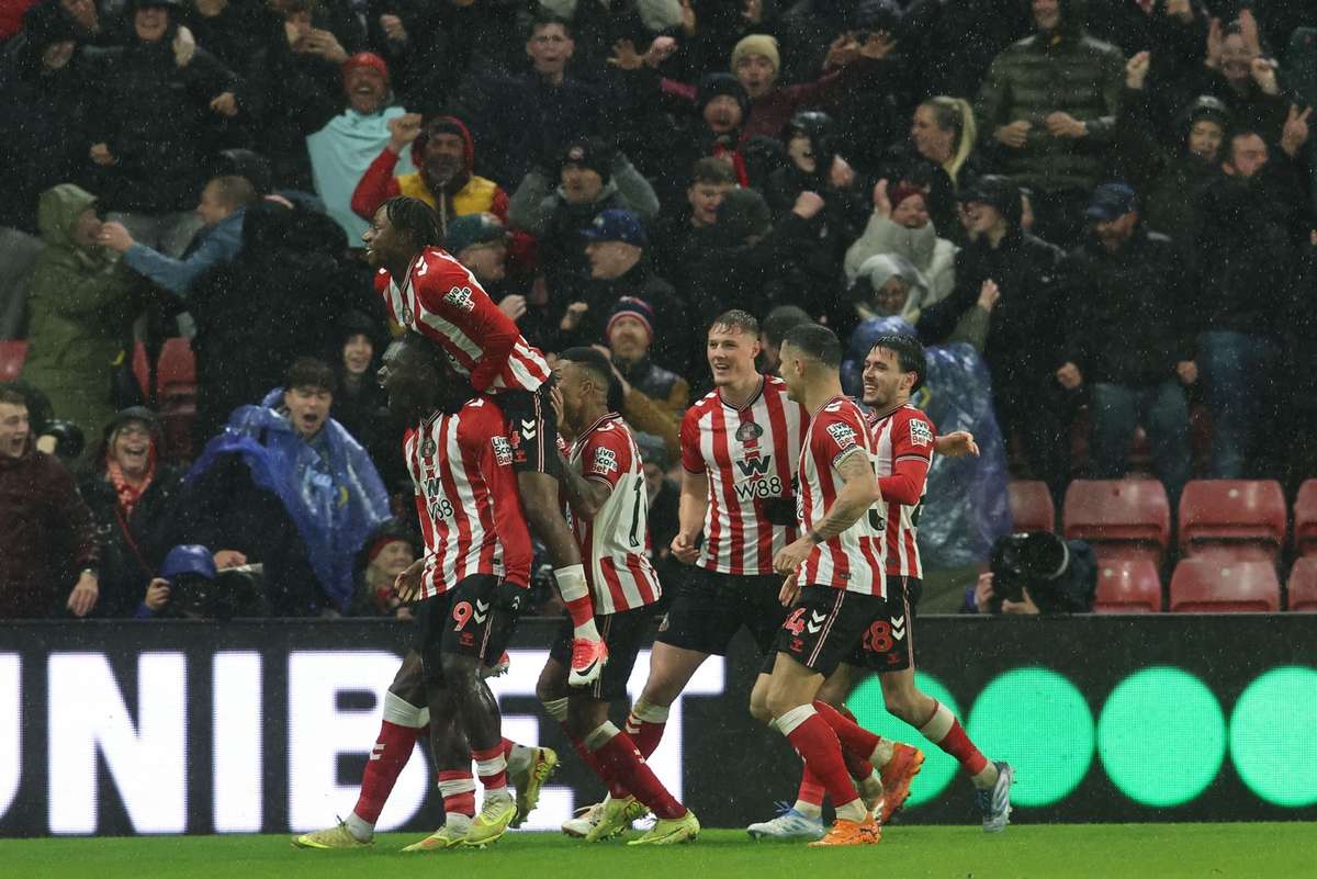 Mundle on winning Sunderland Prem debut: It was surreal!