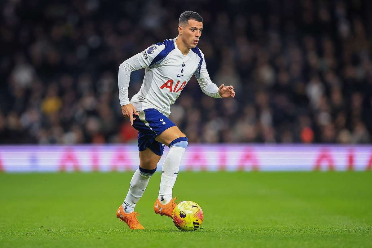 WATCH: Porro blasts Bergvall for applauding Tottenham home fans